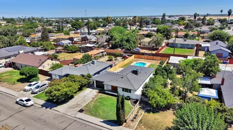 15431 W E St, Kerman, CA 93630 photo 32