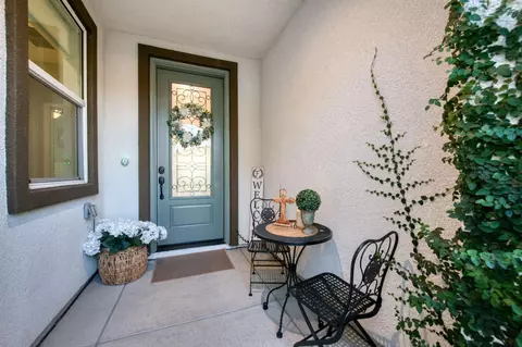 Exterior - 501 Overstone Ave, Madera, CA 93636 photo 5 of 28