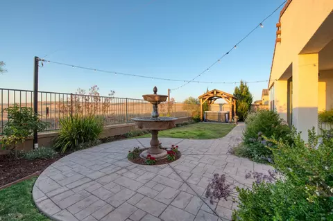 Exterior - 501 Overstone Ave, Madera, CA 93636 photo 7 of 28