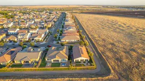 View/Area - 501 Overstone Ave, Madera, CA 93636 photo 7 of 16