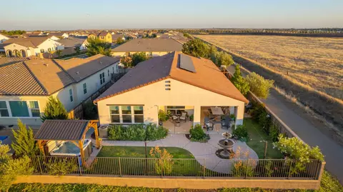 View/Area - 501 Overstone Ave, Madera, CA 93636 photo 6 of 16