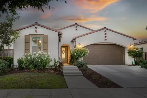 501 Overstone Ave, Madera, CA 93636