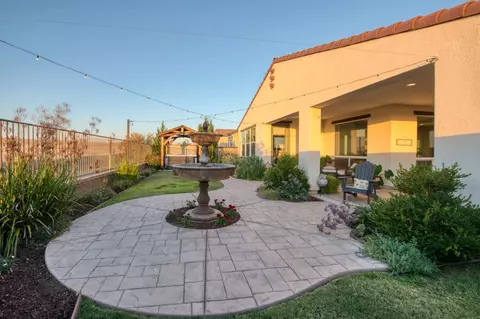 Exterior - 501 Overstone Ave, Madera, CA 93636 photo 8 of 28