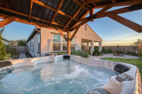 Exterior - 501 Overstone Ave, Madera, CA 93636 photo 12 of 28