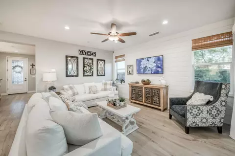 Living - 501 Overstone Ave, Madera, CA 93636 photo 2 of 3