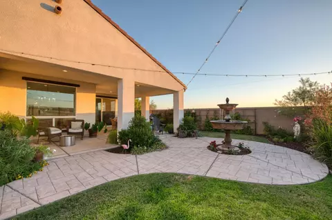 Exterior - 501 Overstone Ave, Madera, CA 93636 photo 10 of 28