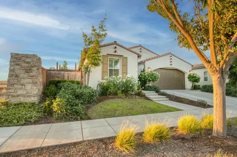 Exterior - 501 Overstone Ave, Madera, CA 93636 photo 3 of 28