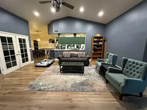 2526 Gibson Ave, Clovis, CA 93611 photo 3