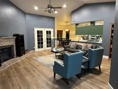 2526 Gibson Ave, Clovis, CA 93611 photo 4