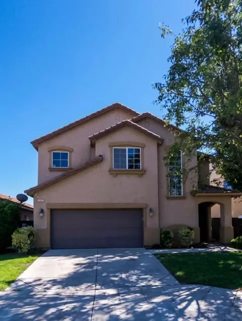 6653 E Braly Ave, Fresno, CA 93727