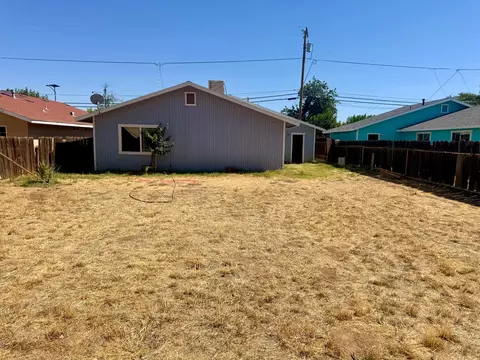 545 E Valley St, Coalinga, CA 93210 photo 5