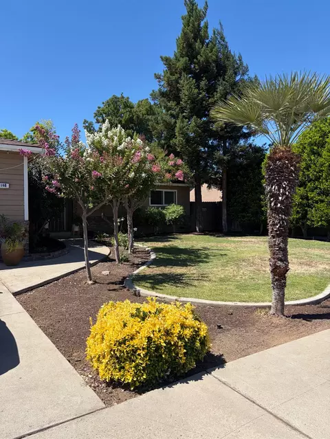 Exterior - 168 W Indianapolis Ave, Clovis, CA 93612 photo 3 of 6