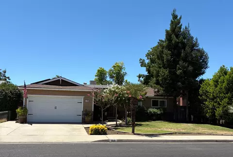 168 W Indianapolis Ave, Clovis, CA 93612