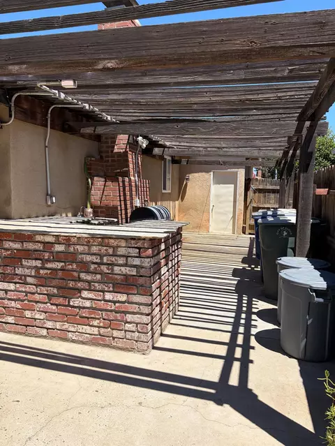 Exterior - 168 W Indianapolis Ave, Clovis, CA 93612 photo 6 of 6