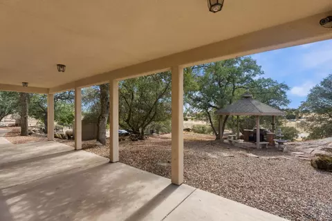 Exterior - 33099 Road 800, Raymond, CA 93653 photo 5 of 10