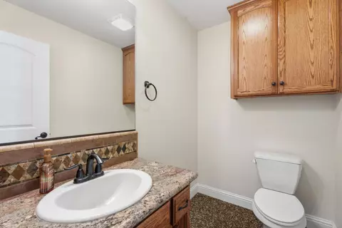 Bath - 33099 Road 800, Raymond, CA 93653 photo 1 of 4