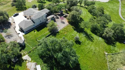 View/Area - 33099 Road 800, Raymond, CA 93653 photo 5 of 10