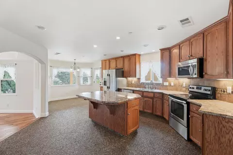 Kitchen - 33099 Road 800, Raymond, CA 93653 photo 1 of 4