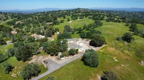View/Area - 33099 Road 800, Raymond, CA 93653 photo 3 of 10