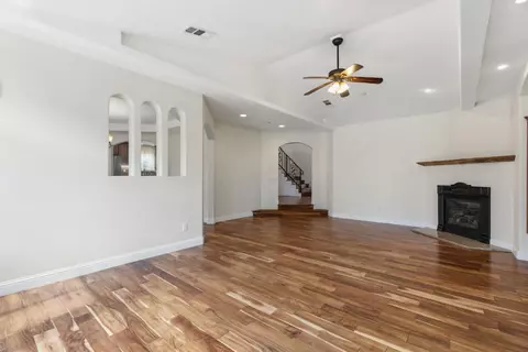 Living - 33099 Road 800, Raymond, CA 93653 photo 3 of 8