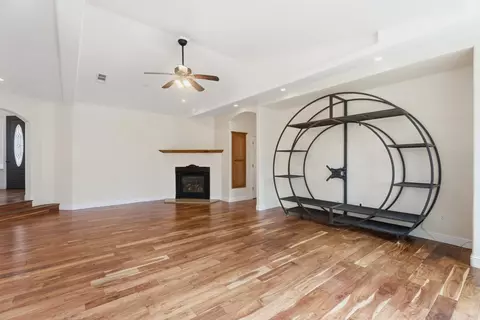 Living - 33099 Road 800, Raymond, CA 93653 photo 2 of 8