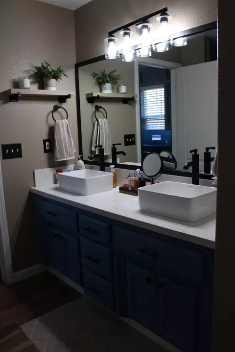 Bath - 29146 Avenue 16 14, Madera, CA 93636 photo 2 of 6
