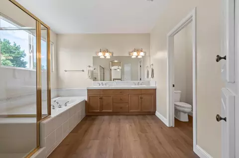 Bath - 2658 Purvis Ave, Clovis, CA 93611 photo 2 of 6