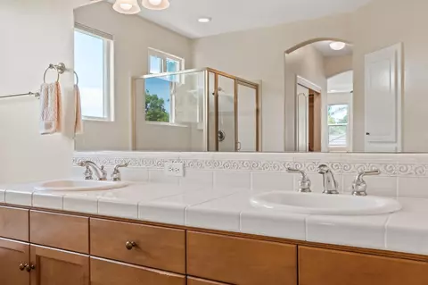 Bath - 2658 Purvis Ave, Clovis, CA 93611 photo 4 of 6