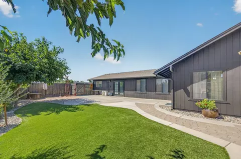 Exterior - 16935 Karen Rd, Madera, CA 93636 photo 5 of 10