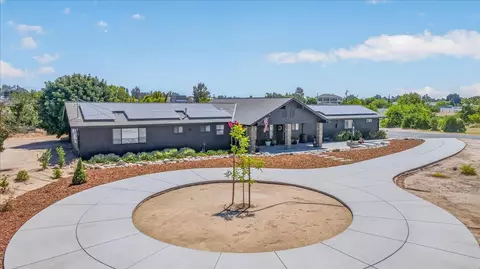 Exterior - 16935 Karen Rd, Madera, CA 93636 photo 2 of 10
