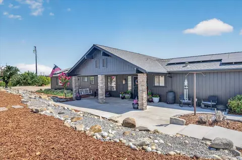 Exterior - 16935 Karen Rd, Madera, CA 93636 photo 3 of 10