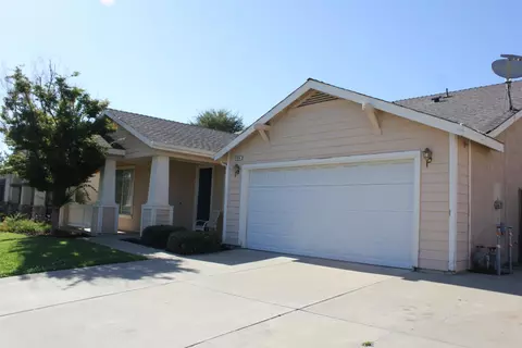 Exterior - 2764 Holt Ave, Sanger, CA 93657 photo 4 of 10