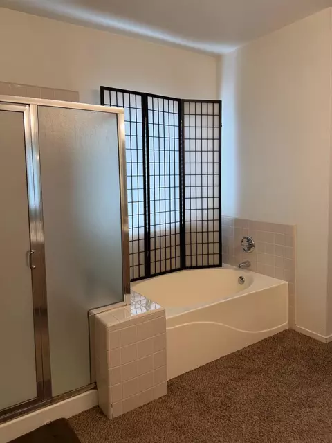 Bath - 2764 Holt Ave, Sanger, CA 93657 photo 3 of 6