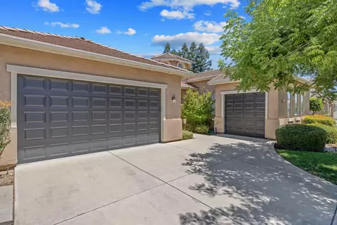 Exterior - 2715 Bellaire Ave, Clovis, CA 93611 photo 3 of 9