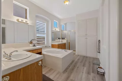Bath - 2715 Bellaire Ave, Clovis, CA 93611 photo 3 of 5