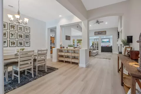 Entry Way - 2715 Bellaire Ave, Clovis, CA 93611 photo 3 of 6