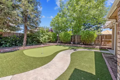 Exterior - 2715 Bellaire Ave, Clovis, CA 93611 photo 6 of 9