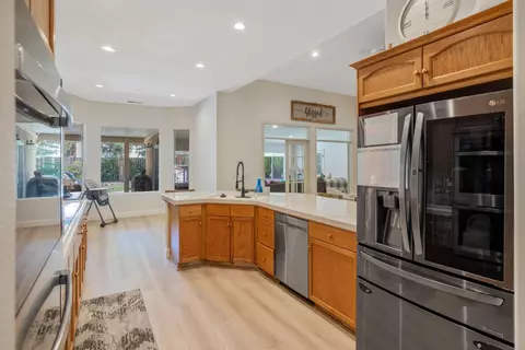 Kitchen - 2715 Bellaire Ave, Clovis, CA 93611 photo 2 of 3