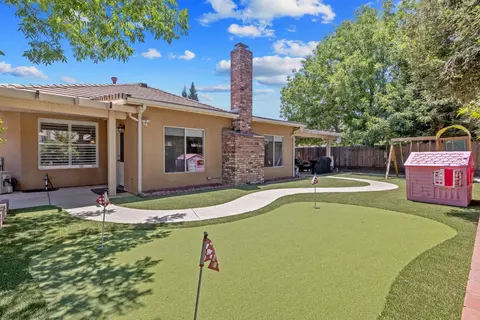 Exterior - 2715 Bellaire Ave, Clovis, CA 93611 photo 9 of 9