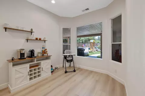 Entry Way - 2715 Bellaire Ave, Clovis, CA 93611 photo 5 of 6