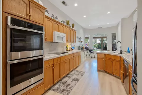 Kitchen - 2715 Bellaire Ave, Clovis, CA 93611 photo 3 of 3