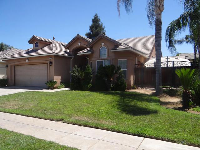 5550 N Cresta Ave, Fresno, CA 93723