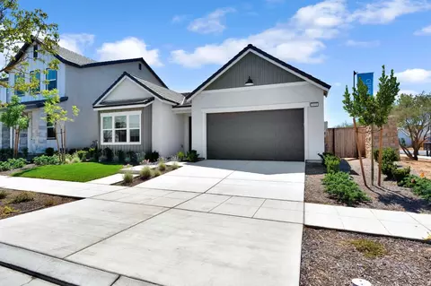 Exterior - 3921 Buttercup Rd, Madera, CA 93636 photo 2 of 5