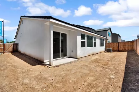 Exterior - 3921 Buttercup Rd, Madera, CA 93636 photo 5 of 5
