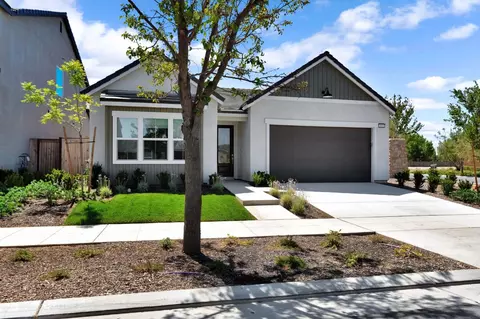 Exterior - 3921 Buttercup Rd, Madera, CA 93636 photo 3 of 5