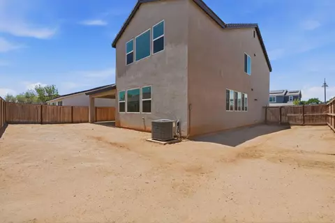 Exterior - 3937 Buttercup Rd, Madera, CA 93636 photo 9 of 10