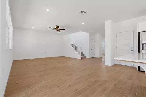 Living - 3937 Buttercup Rd, Madera, CA 93636 photo 4 of 10