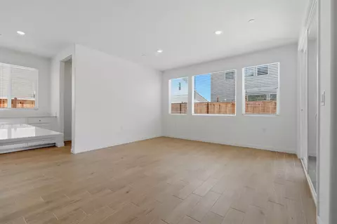 Living - 3937 Buttercup Rd, Madera, CA 93636 photo 7 of 10