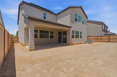 Exterior - 3937 Buttercup Rd, Madera, CA 93636 photo 7 of 10
