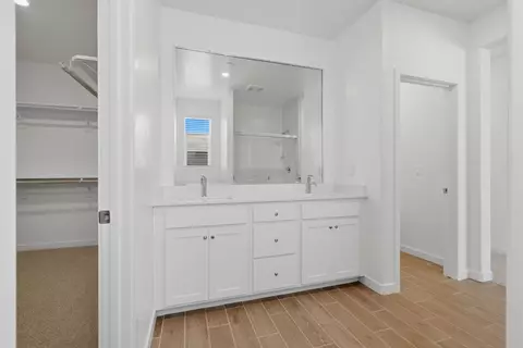 Entry Way - 3937 Buttercup Rd, Madera, CA 93636 photo 10 of 10